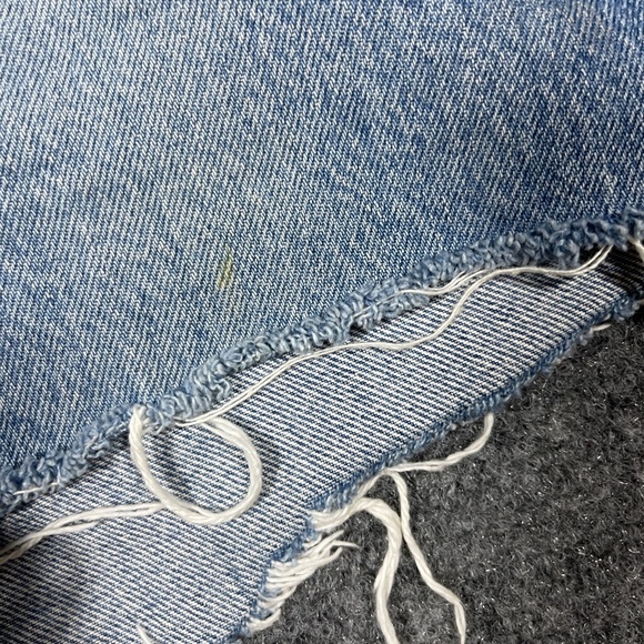 Levis 501 Light Wash Denim Cut Off Frayed Hem Shorts Womens Size 27 0925 - Picture 10 of 11